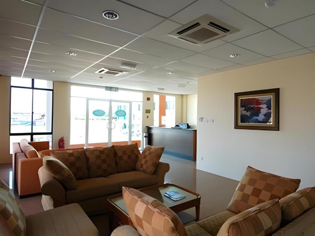 Aristo Hotel @ Putatan Kota Kinabalu Ngoại thất bức ảnh