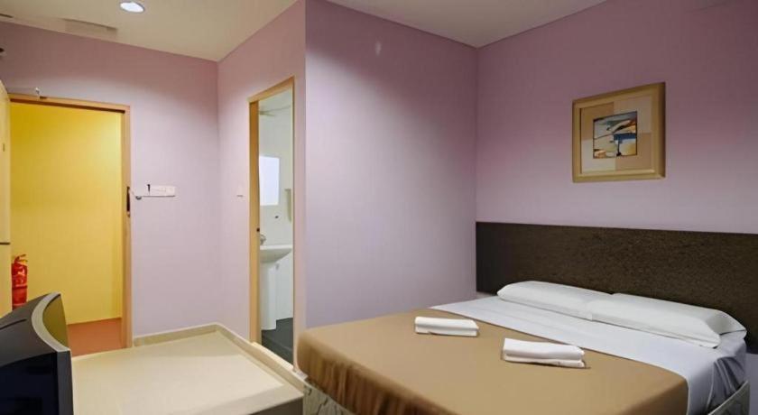 Aristo Hotel @ Putatan Kota Kinabalu Ngoại thất bức ảnh