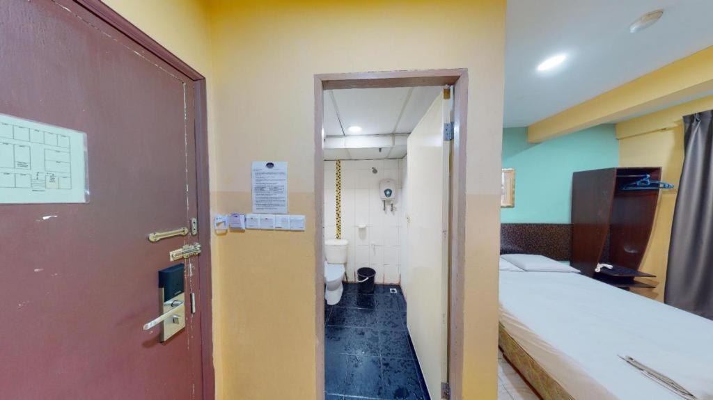Aristo Hotel @ Putatan Kota Kinabalu Ngoại thất bức ảnh