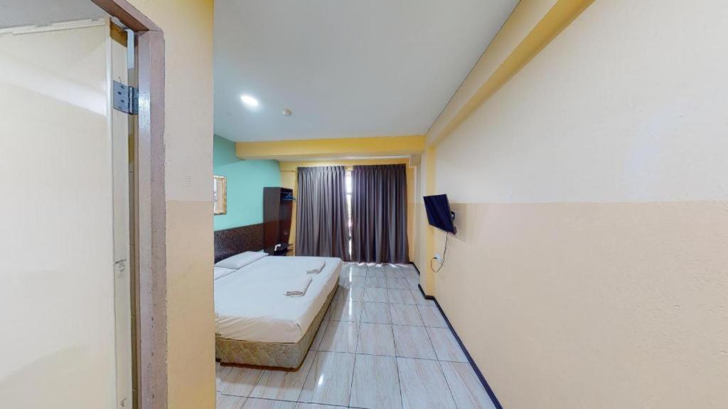 Aristo Hotel @ Putatan Kota Kinabalu Ngoại thất bức ảnh