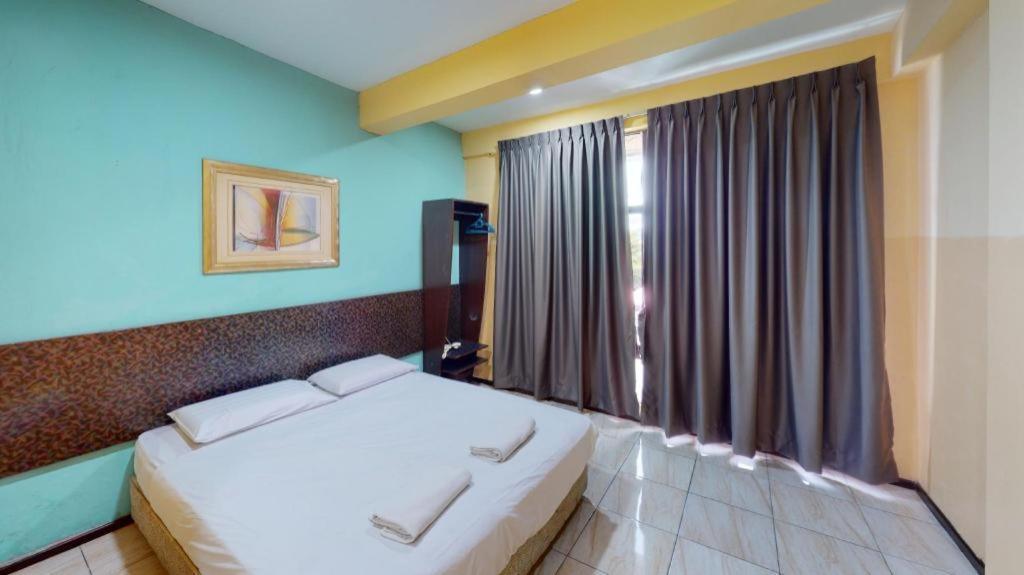 Aristo Hotel @ Putatan Kota Kinabalu Ngoại thất bức ảnh